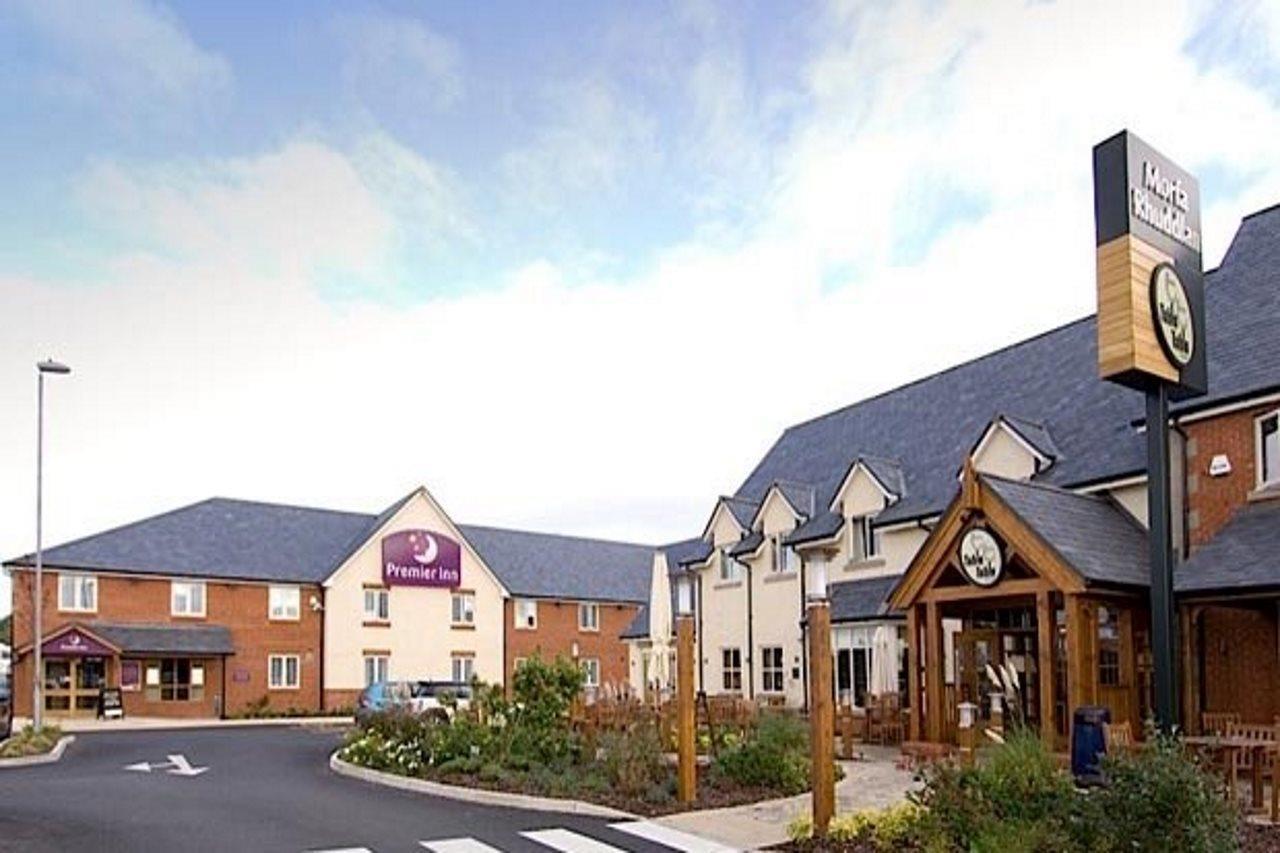 Premier Inn Premier Inn Rhuddlan Extérieur photo