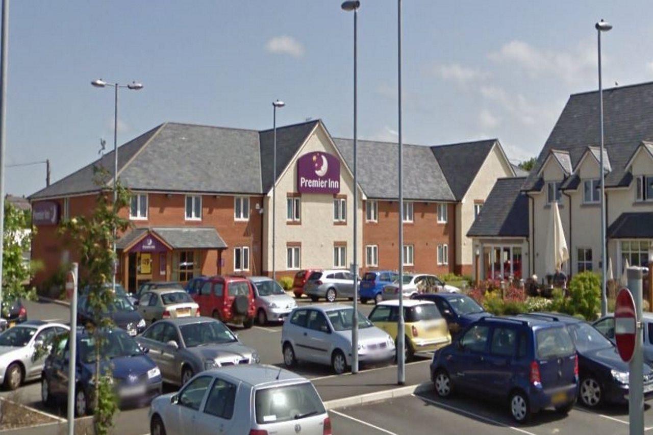 Premier Inn Premier Inn Rhuddlan Extérieur photo