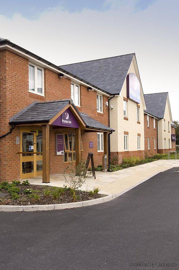 Premier Inn Premier Inn Rhuddlan Extérieur photo